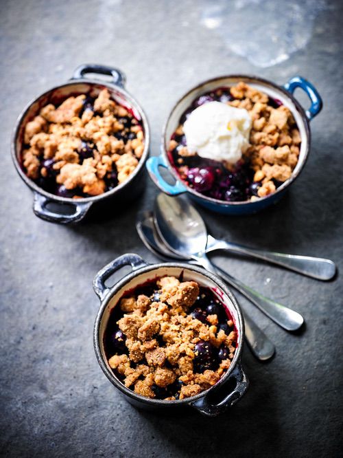 Blueberry crumble